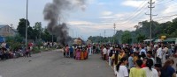 तीन वर्षीया बालिका हत्या विरोधमा वीरगञ्ज-पथलैया सडक अवरुद्ध