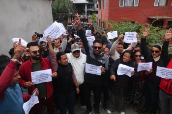 पार्टी कार्यालयमा कांग्रेस सुधार अभियानको प्रदर्शन