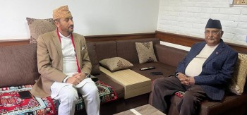 एमाले अध्यक्ष ओली र सञ्चारमन्त्री खरेलबिच भेटवार्ता