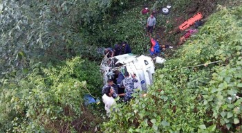 डोटीमा गाडी दुर्घटना हुँदा एक जनाको मृत्यु