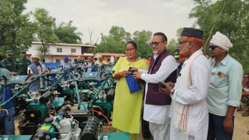 बैजनाथ गाउँपालिकाले ठुलो संख्याका किसानलाई बाँड्यो मिनी टिलर 