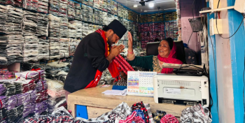 नेकपा उम्मेदवार विष्ट घरबारी टोलमा घरदैलोमा