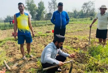 नेकपाका उम्मेदवार दिपेन्द्र बिष्टको मोहनपुर फारममा घरदैलो