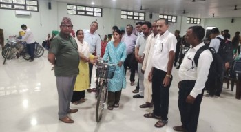 डुडुवा गाउँपालिकामा छात्रालाई प्रोत्साहन, एसइई उर्तीणलाई साईकल 