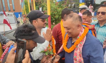कांग्रेस महामन्त्री थापालाई नेपालगन्ज विमानस्थलमा स्वागत