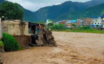 बुटवलमा तिनाउ नदीले ६ वटा घर बगायो