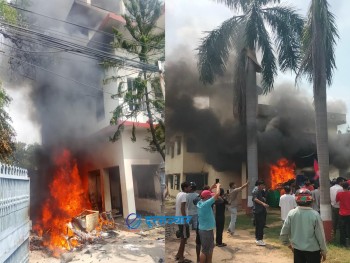 प्रर्दशनकारीले बाँके काँग्रेस र एमालेको पार्टी कार्यालय जलाए