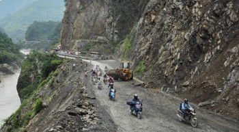 नारायणगढ-काठमाडौं र मुग्लिन सडकमा आज राति १० बजेदेखि सवारी चलाउन रोक