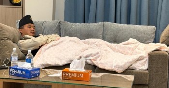 गृहमन्त्री सुधन गुरूङ मन्त्रालयकै सोफामा सुते !