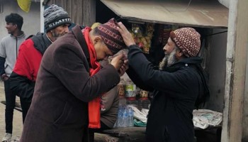 कांग्रेसका युवा उम्मेदवार कोइराला डुडुवा-४ का गाउँहरुमा ब्यस्त 