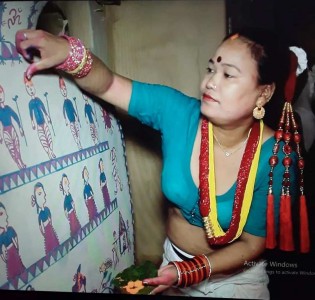 नेपालगन्जमा बसोबाास गर्ने थारु महिलाले मनाउँदै कृष्ण जन्माष्टमी 