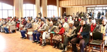 प्रतिनिधिसभा पुनर्स्थापना माग्दै एमालेका निवर्तमान सांसदको हस्ताक्षर अभियान