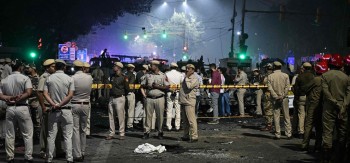 दिल्लीमा शक्तिशाली विष्फोट: कम्तिमा ८ जनाको मृत्यु