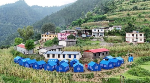 पहिरो प्रभावित क्षेत्रमा खटियो कर्णाली प्रदेश सरकारको चिकित्सक टोली