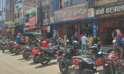 नेपालगन्ज बजारमा किनमेल गर्ने उपभोक्ता बढे