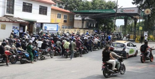 मूल्य घटेपनि उपभोक्ताले पेट्रोलियम पदार्थ पाएनन्  