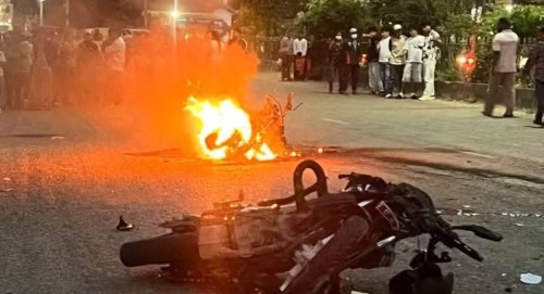 दाङमा दुई माेटरसाइकल आपसमा ठाेक्किएर १ जनाको मृत्यु