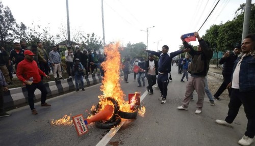 एमाले प्रदर्शनले माइतीघर क्षेत्र तनावग्रस्त
