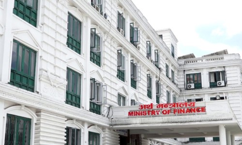 सांसददेखी राजनीतिक पदाधिकारीको स्वकीय सचिवको सुविधा खारेज, प्रदेश र स्थानीय तहमा पनि राख्न नपाउने