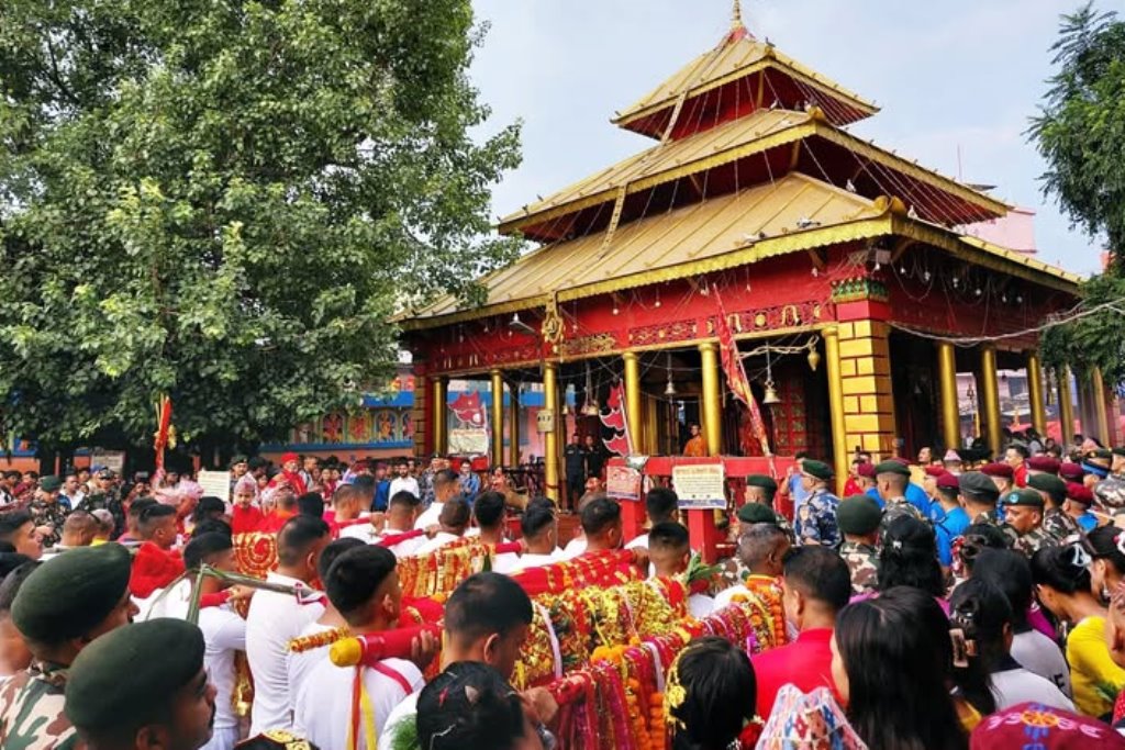 नवरात्रको आज सातौं दिन, भित्र्याइँदै फूलपाती