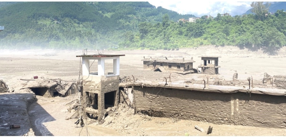 भोटेकोसी बाढीबाट ३३ हजार नागरिक विस्थापित