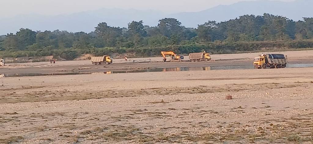 राप्ती सोनारी र डुडुवाबीच सिमा विवाद, डुडुवाले नदीजन्य पदार्थ जवरजस्ती उत्खनन् गरेको आरोप 