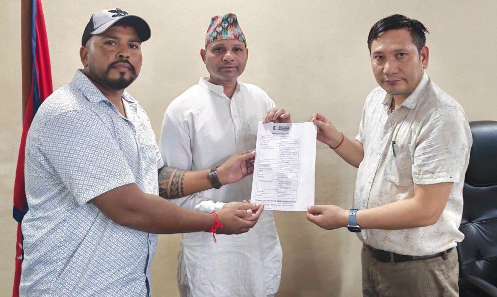 पुर्ववडाअध्यक्ष बेहनाले दैवी प्रकोप राहत कोषलाई दिए १ लाख ५१ हजार 