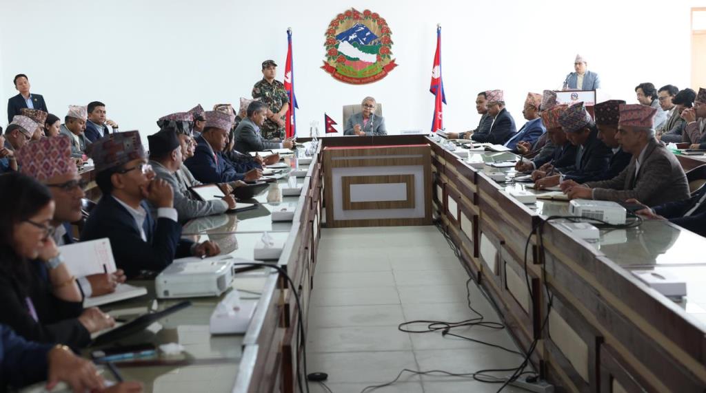 मन्त्री र सचिवलाई प्रधानमन्त्री कार्कीको १४ बुँदे निर्देशन